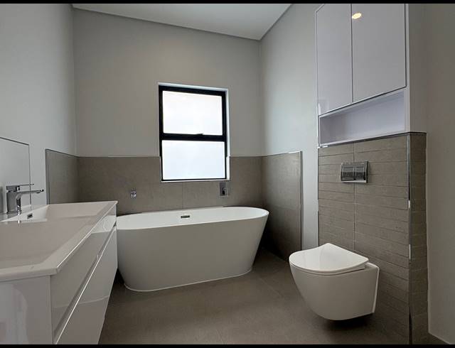 4 BEDROOM HOUSE FOR SALE IN SANDOWN